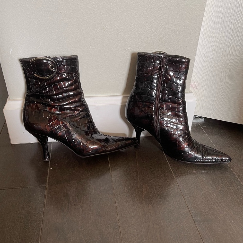 Stuart Weitzman Vintage Brown Patent Leather Ankle Booties Women’s Size 4.5